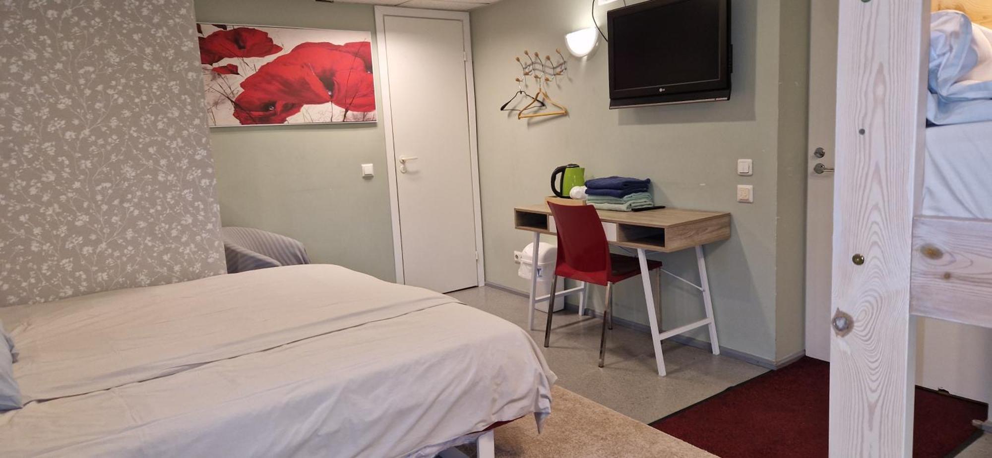 Freedom65 Hostel And Caravan Tallinn Exterior foto