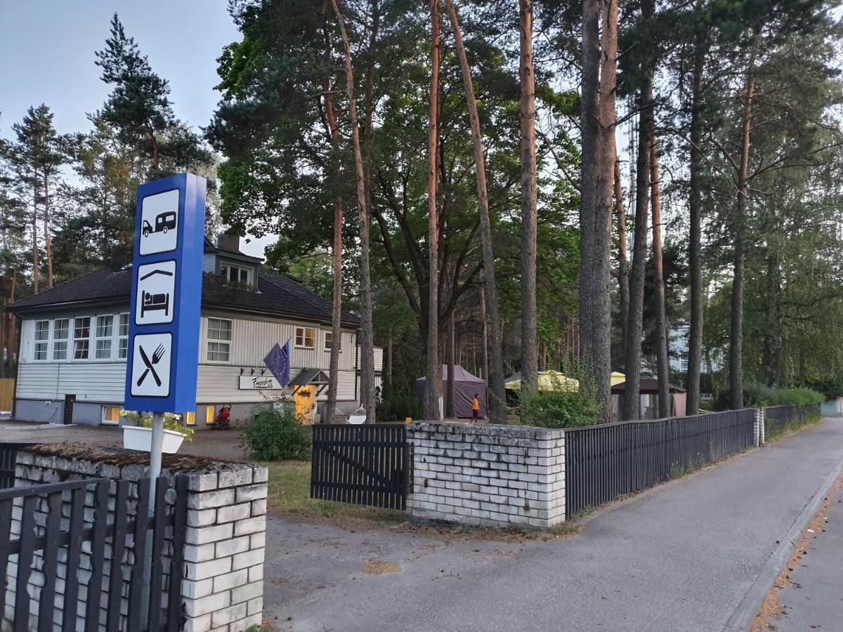 Freedom65 Hostel And Caravan Tallinn Exterior foto