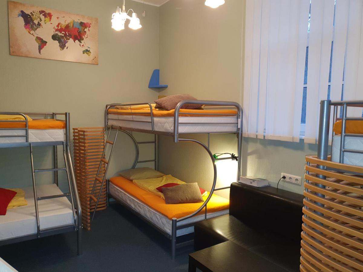 Freedom65 Hostel And Caravan Tallinn Exterior foto